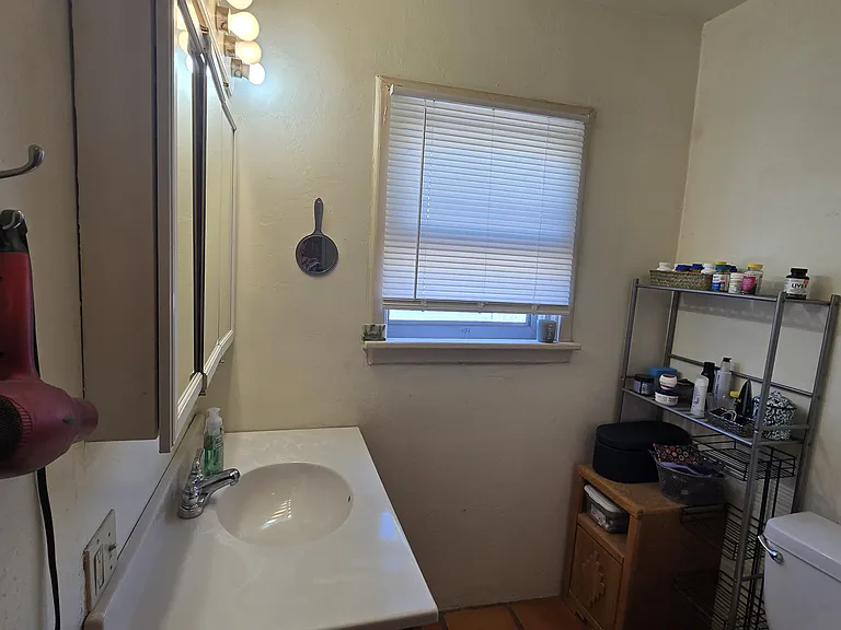 236 S Maple St — Photo 12