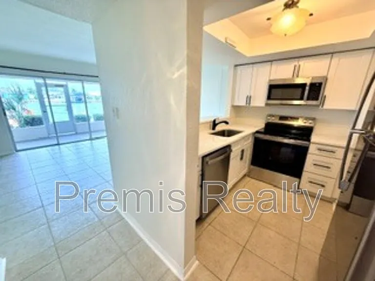 333 Island Way #1 — Photo 14