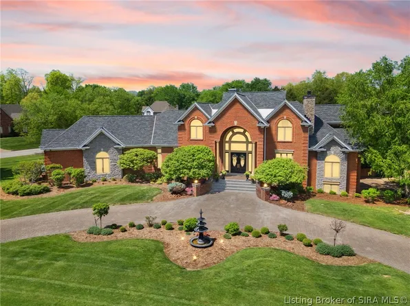 200 Plum Lake Court, Sellersburg, IN 47172