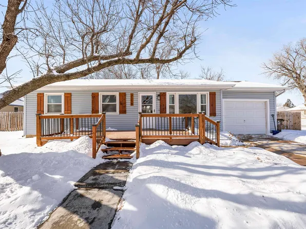 2116 Shalimar Dr, Salina, KS 67401