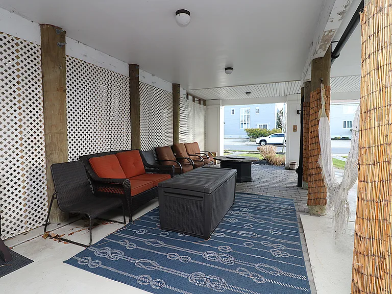9505 Monmouth Ave #B — Photo 31