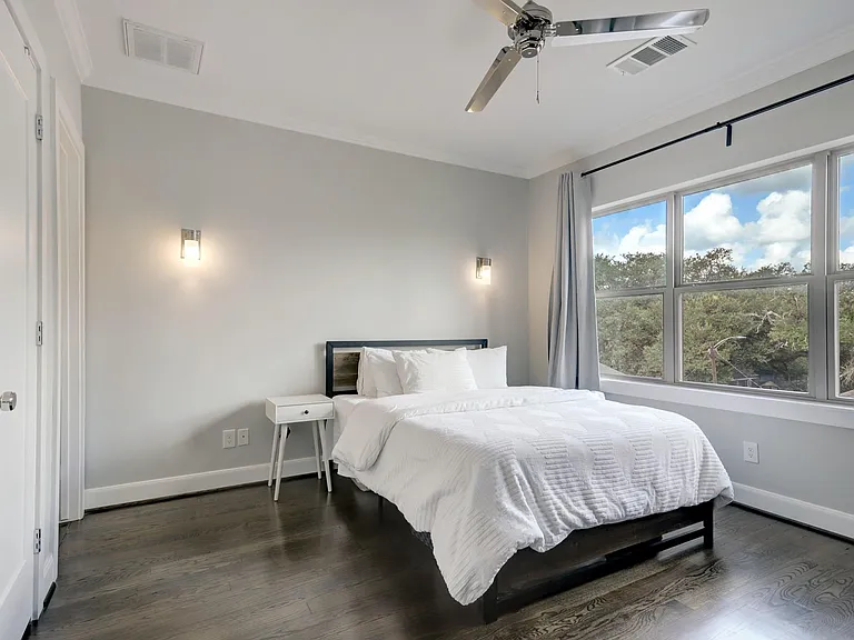 1706 Francis St #B — Photo 16