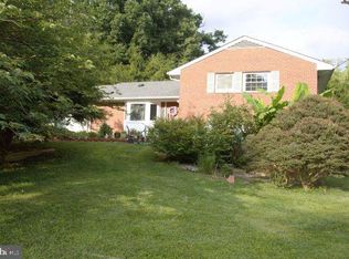 7635 Dunston St, Springfield, VA 22151