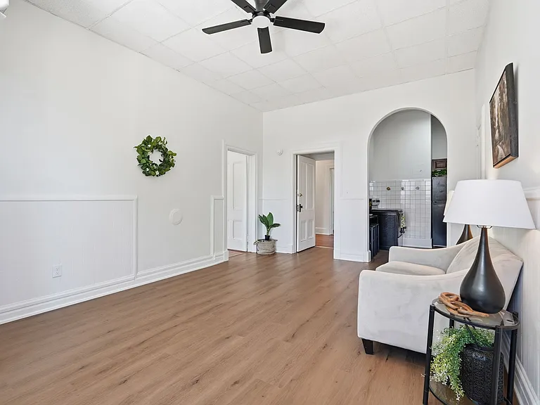 405 Perry Ave #2 — Photo 8