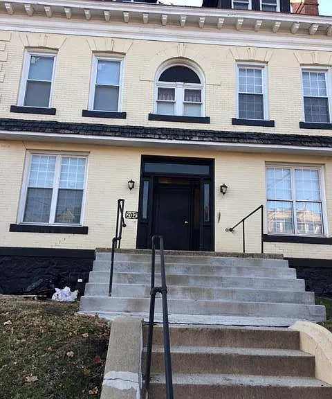 202 Stratford Ave #5 — Photo 1