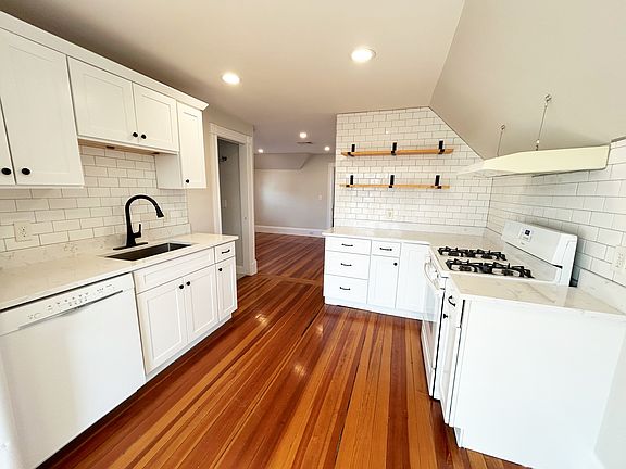 3rd image of 46 Ardale St #3