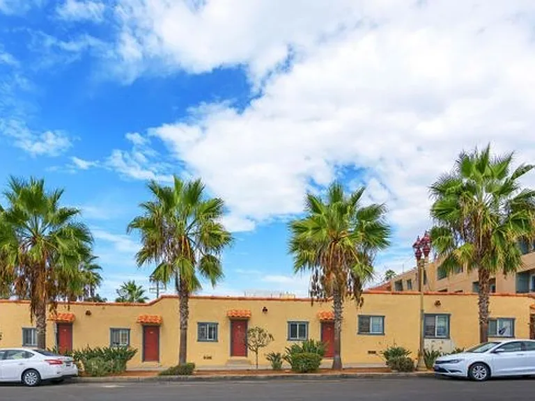 Remodeled Studio in Downtown Oceanside! — Photo 12