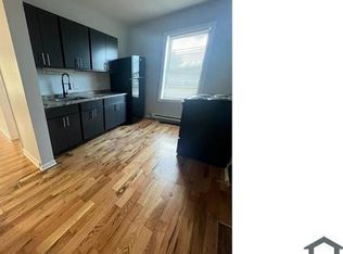 7451 S Bennett Ave #201, Chicago, IL