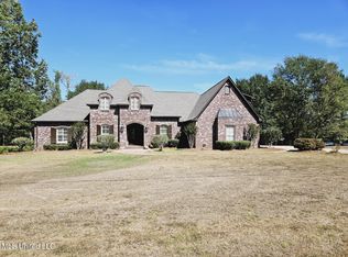 70 Bellewood Dr, Clinton, MS 39056