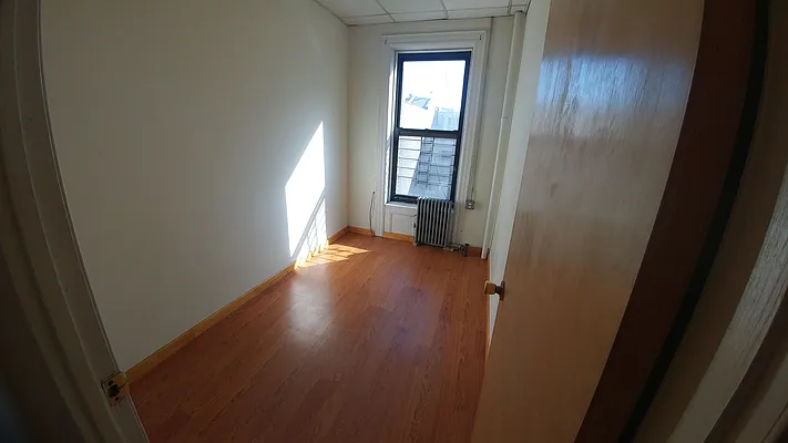 Rented by Downtown Mgt & Realty LLC | media 10