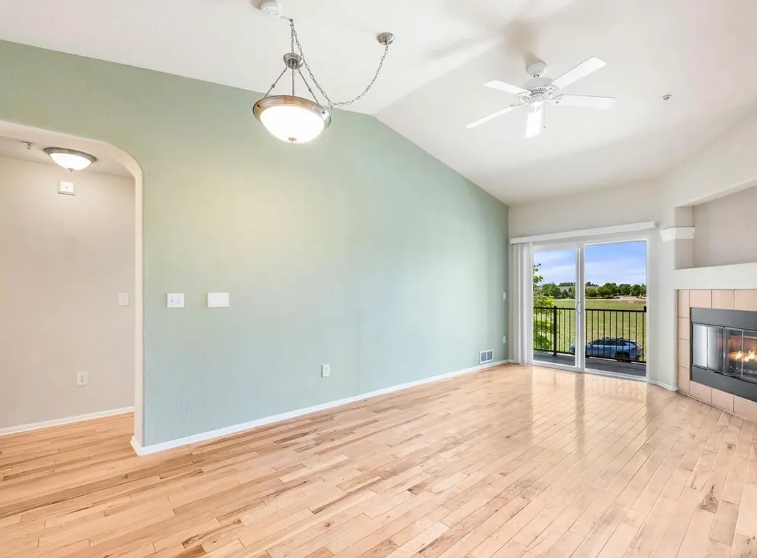 1 bed, 945 sqft, $1,780 — Photo 4