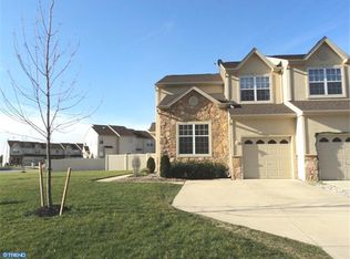 10 Glacier Dr, Berlin, NJ 08009