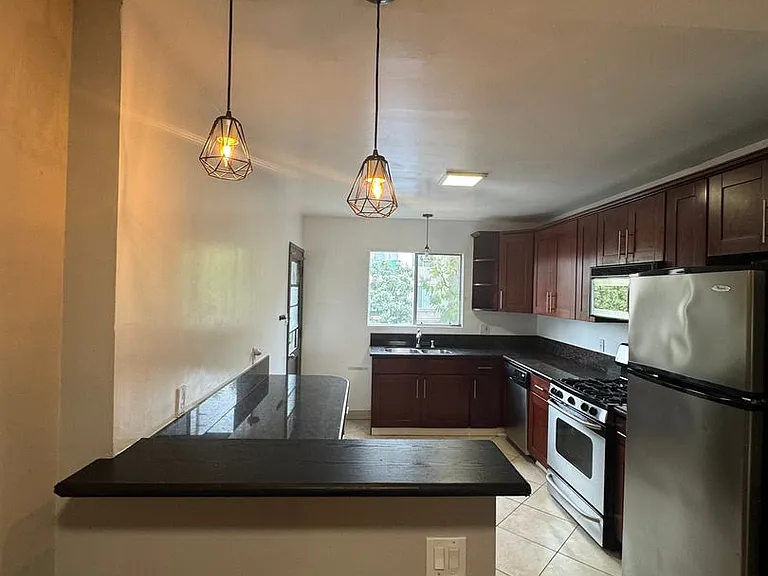 12157 Chandler Blvd — Photo 7