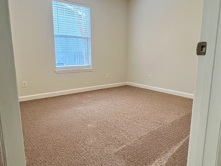 317 Windridge Dr — Photo 12