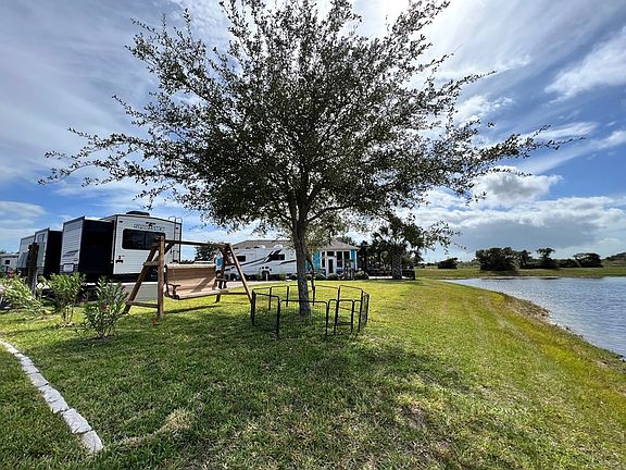 4th image of 39 Augusta Cir
