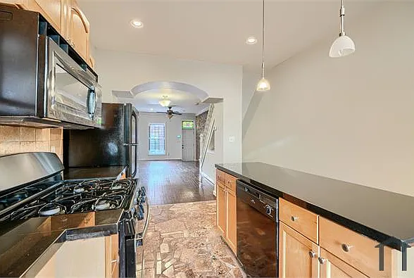 205 N Streeper St — Photo 7