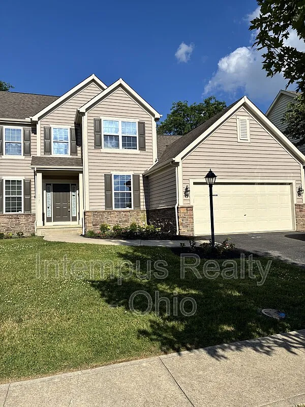 4 bed, 3.5 bath, 2579 sqft, $3,327 — Photo 2