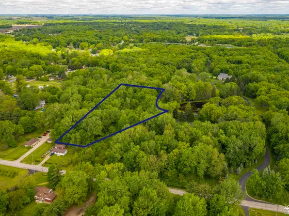 9107 Pine Forest Cir, Lambertville, MI 48144