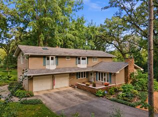 2N962 Grand Monde Dr, Elburn, IL 60119