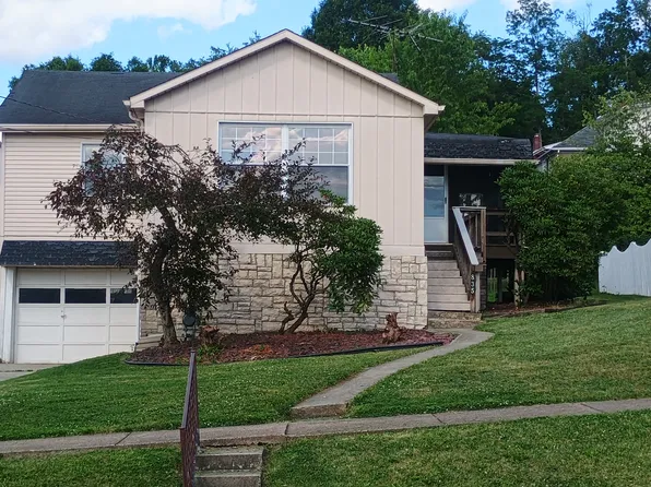 835 Smithfield St, Smithton, PA 15479