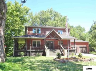 13 S Lake Rd, Lincoln, IL 62656