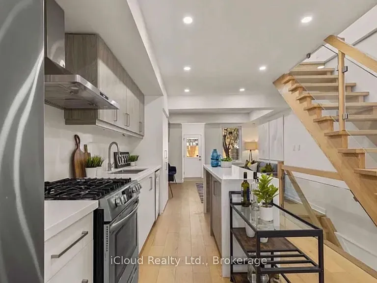 386 Coxwell Ave — Photo 28