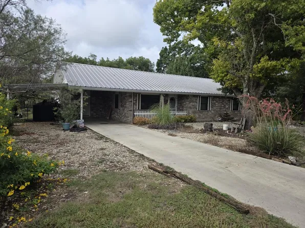 106 Joshua Dr, Kerrville, TX 78028