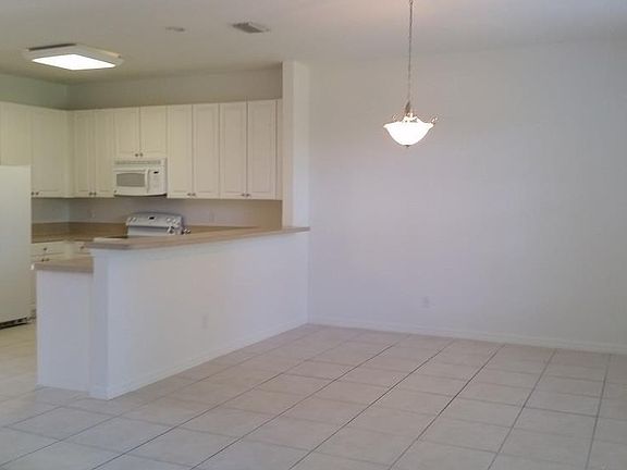 5th image of 9915 E Villa Cir