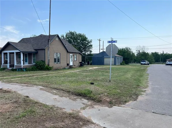 424 S Main St, Mooreland, OK 73852