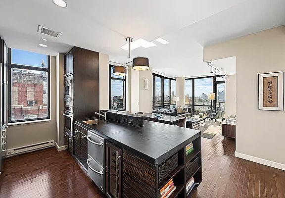 2nd image of 101 W 24th St APT 29D