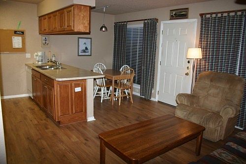 4th image of 15209 Leeward Dr Unit 1