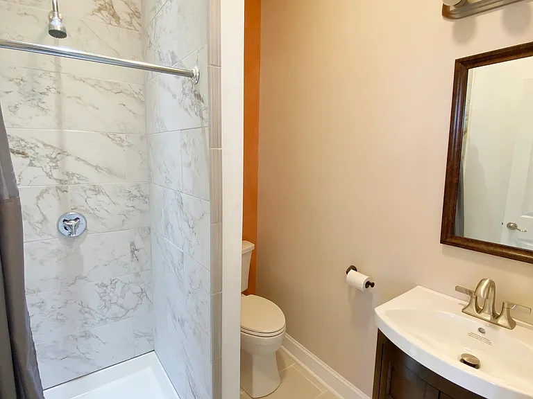 15 W River St #2B — Photo 8