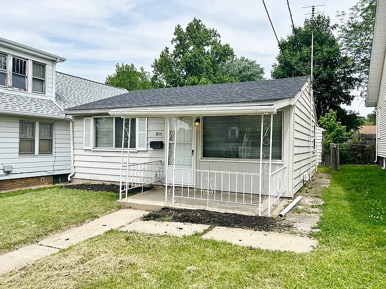 811 E Lake Ave — Photo 17