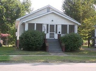 115 W Raymond St, Harrisburg, IL 62946