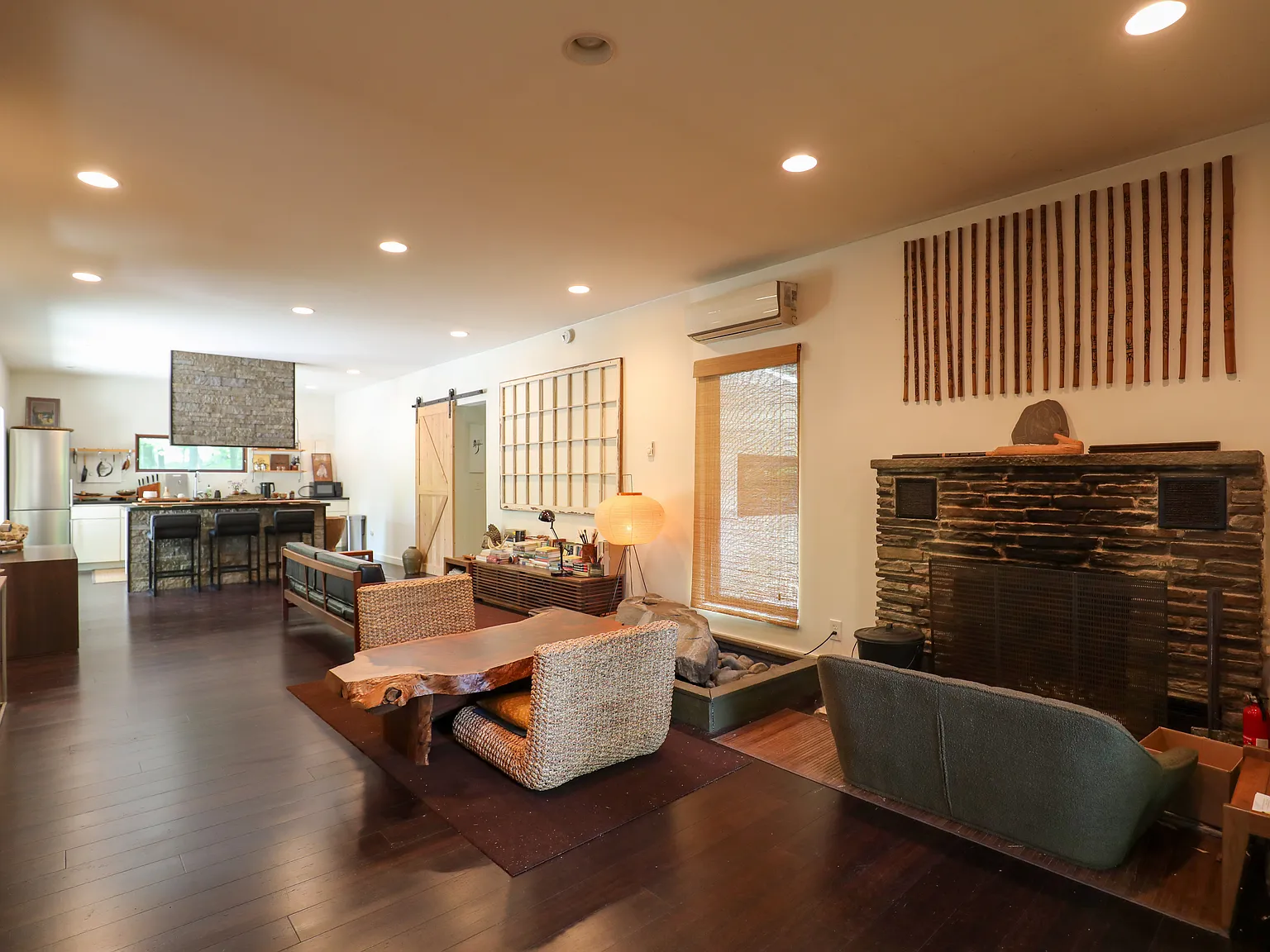 2 bed, 890 sqft, $3,500 — Photo 2