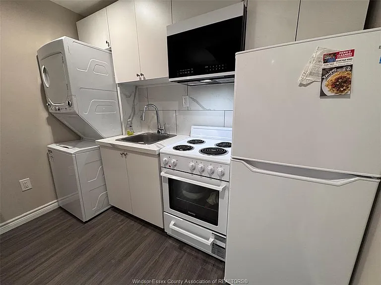 1527 Pierre Ave — Photo 6