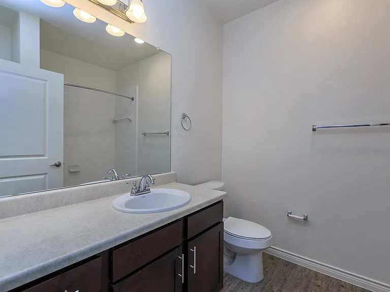 Alton Park Apartments — Photo 37