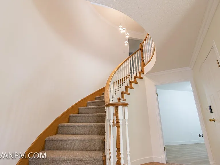 66XX Nolan St — Photo 10