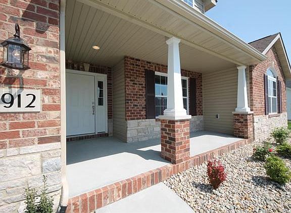3rd image of 912 Indian Prairie Dr