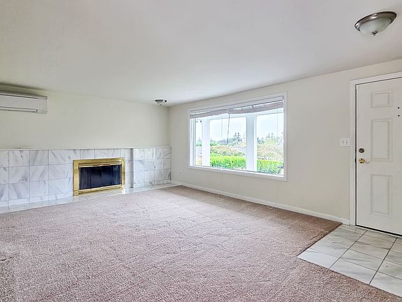 4th image of 1022 Sunset Way