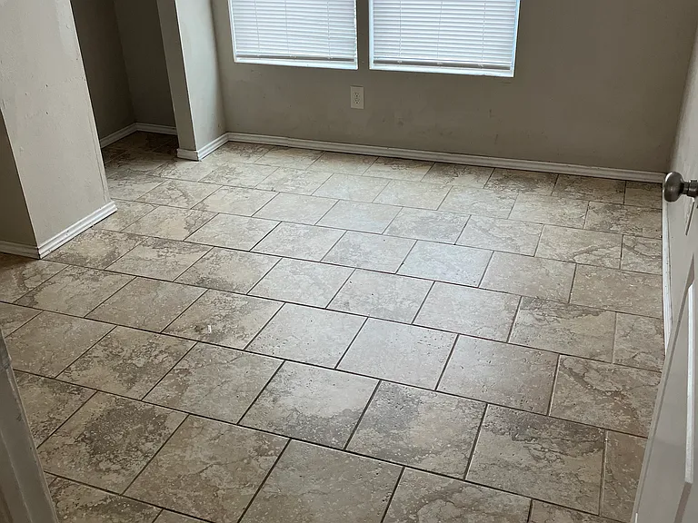 6215 N Victor Ave — Photo 15