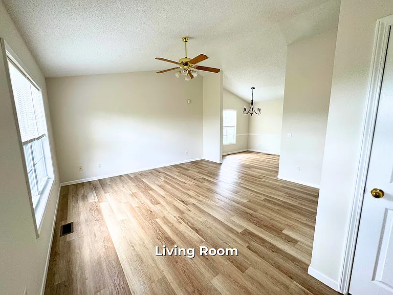517 Old Embreeville Rd — Photo 4