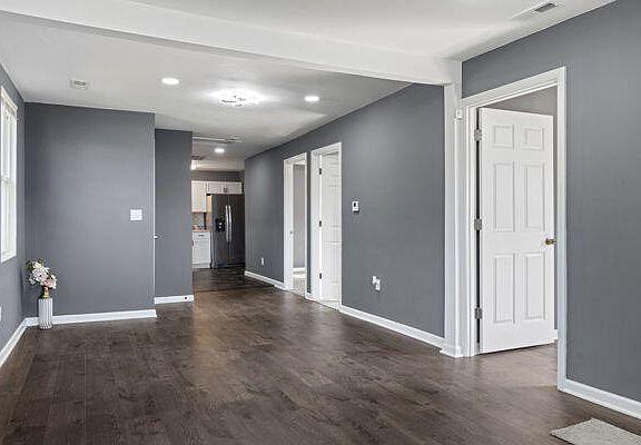 5th image of 3443 Georgia St