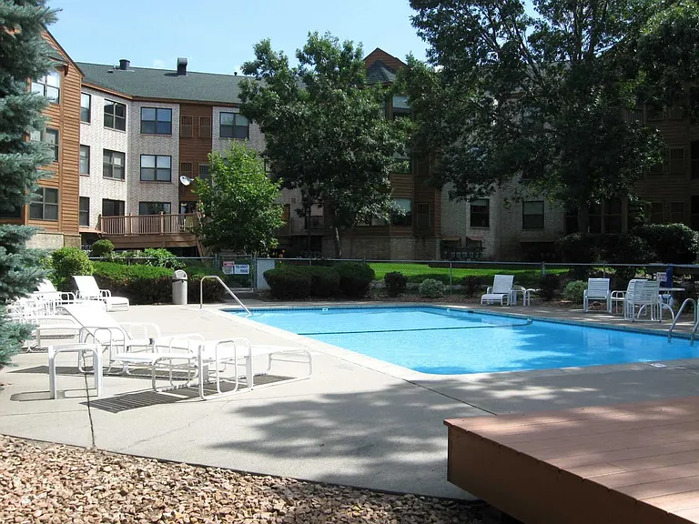Summit Oaks Apartments — Photo 9