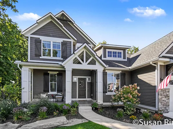 7290 Crossridge Dr SE, Grand Rapids, MI 49512