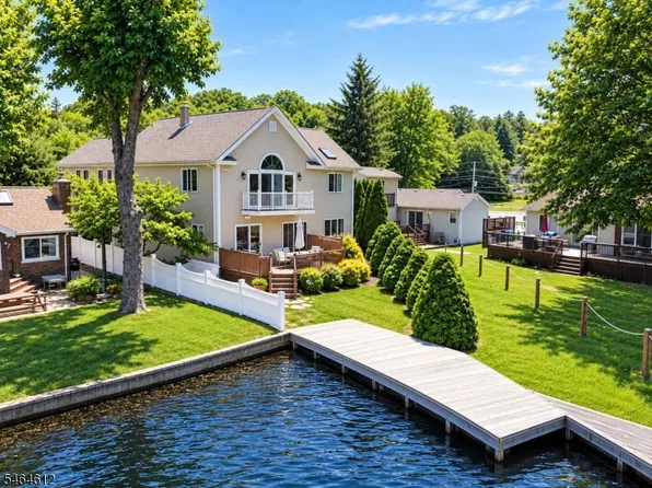 5 Benedict Dr, Jefferson Twp., NJ 07849