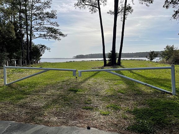 3rd image of 137 Tarpon Way