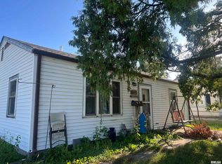 7425 Oak St, Davenport, IA