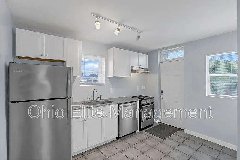 1 bed, 1.0 bath, $1,000 — Photo 1