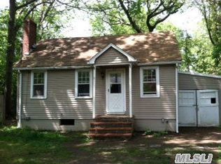27 Cedar Rd, Sound Beach, NY 11789
